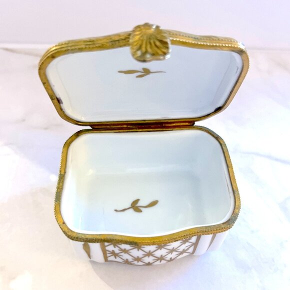 Authentic Limoges Gold Lattice Box | Scallop Shell Hinge France | Rose Design | - Picture 6 of 6